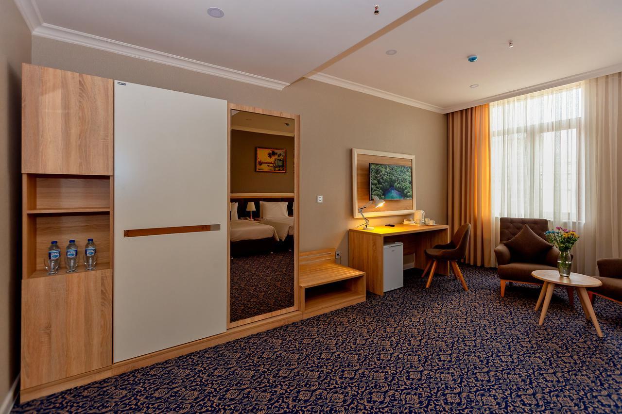 Metro City Hotel Baku Kültér fotó
